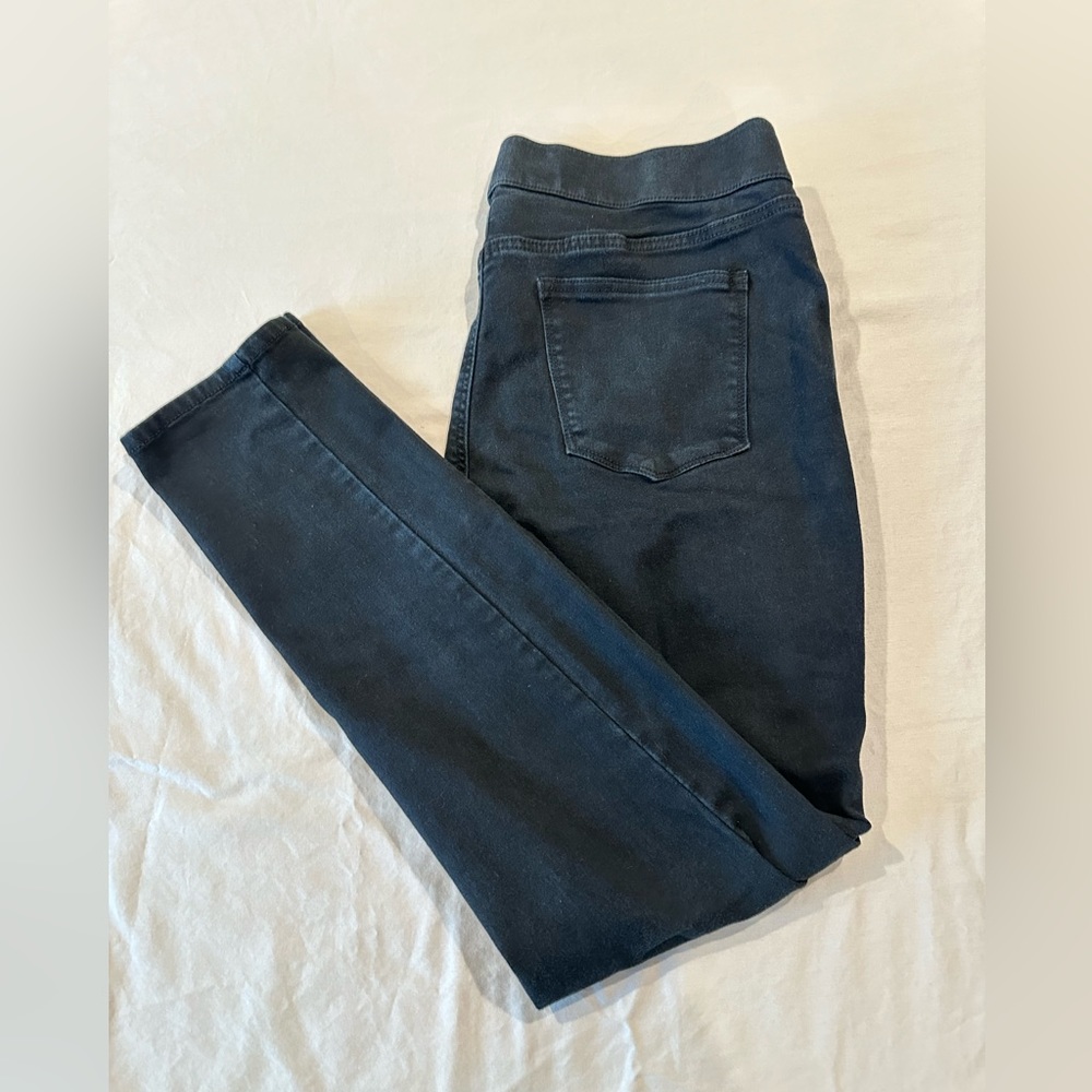 Sonoma - Skinny - Size 16 - Pull-on Black Jeans.